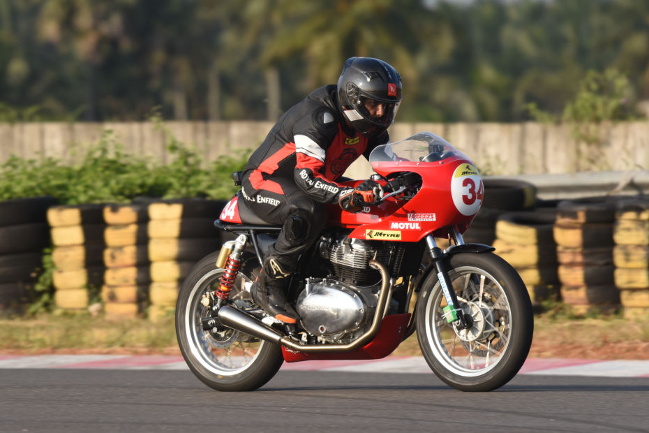 royal-enfield-continental-gt-cup-media-race-experience-bikedekho
