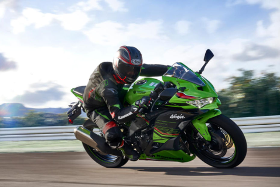 We’ll Soon Get A 400cc Inline-4 From Kawasaki 