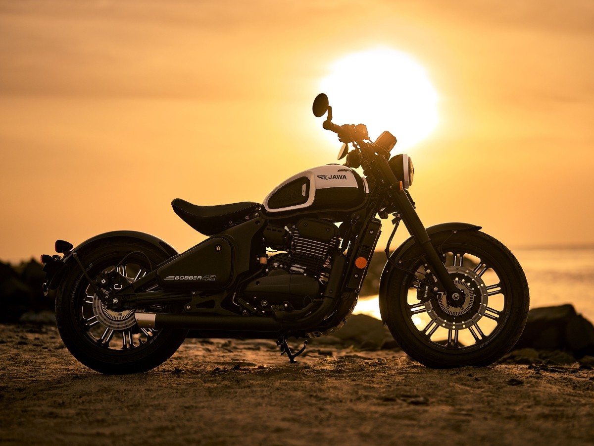 BREAKING: Jawa 42 Bobber Black Mirror Launched In India At Rs 2,25,187 ...