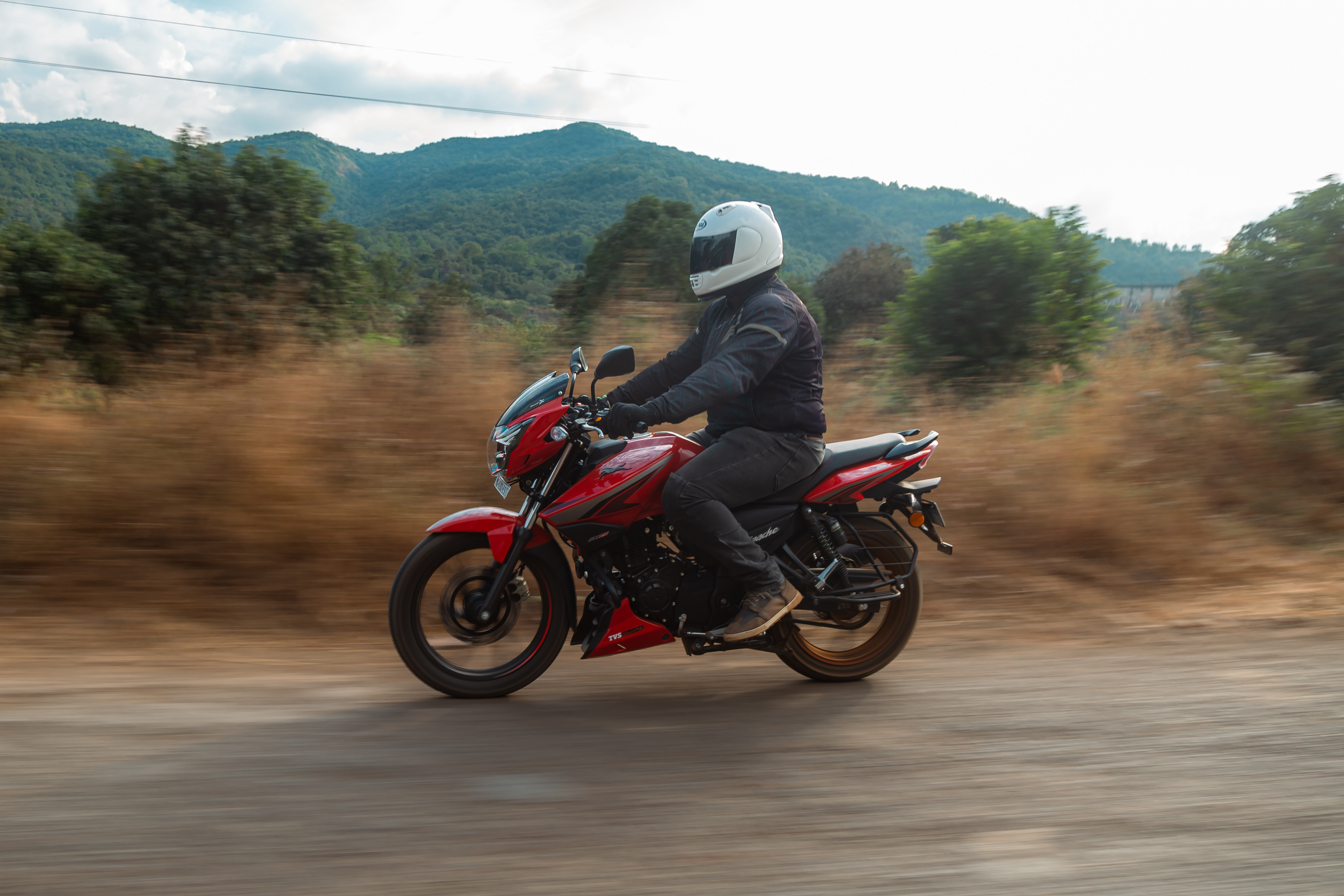 apache 160 tyre price mrf