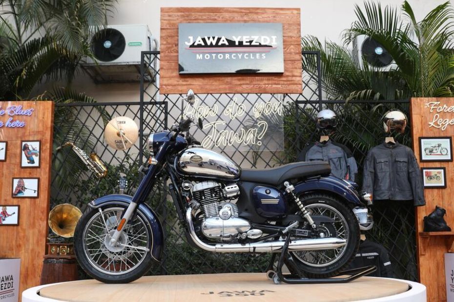 Jawa Yezdi Motorcycles Showcased The Jawa 350 Blue At The Mahindra Blues Festival