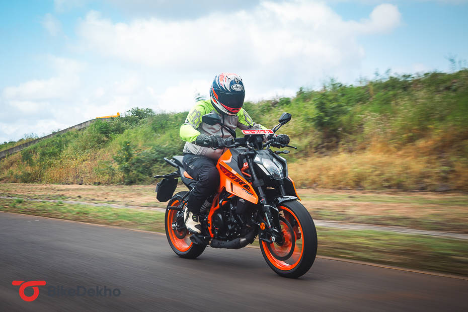 KTM Duke 390 Price - Images, Colours, Specs & Reviews