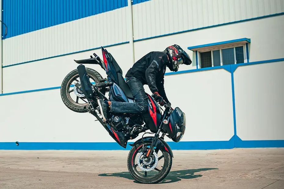 Bajaj Pulsar N150 vs Pulsar 150