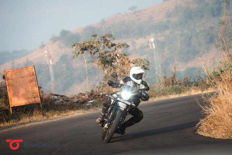 Royal Enfield Himalayan 450 Riding Cornering 1