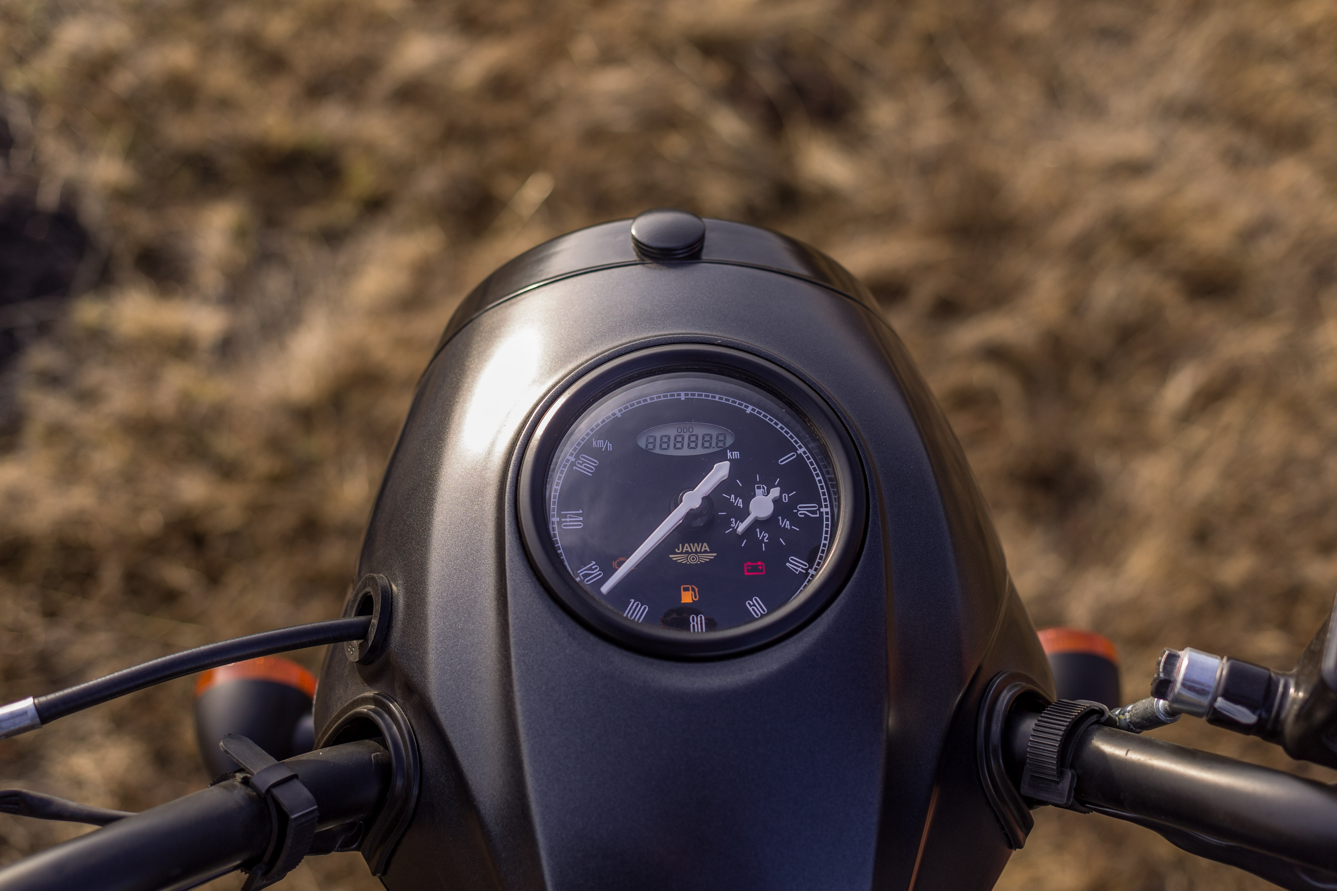 Jawa Perak Price - Images, Colours, Specs & Reviews