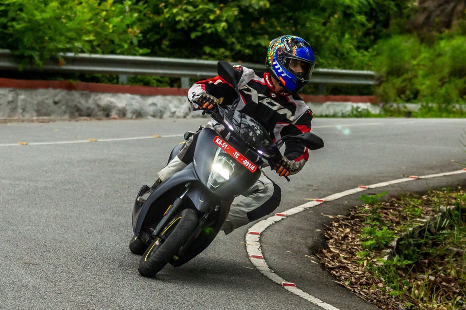 Ather 450X Expert Review - Cornering