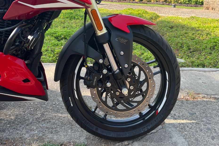 Bajaj Pulsar N250 Traction Control