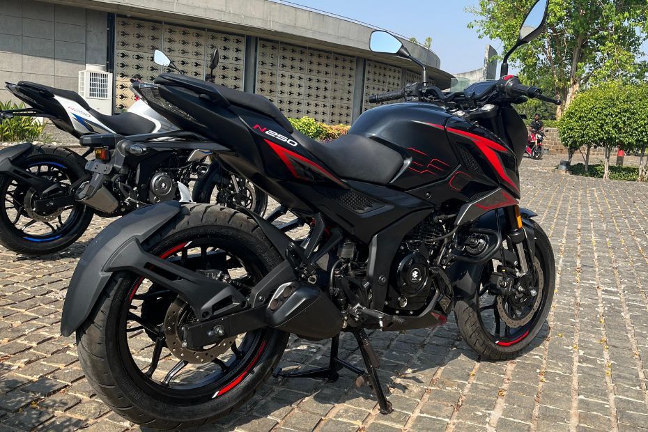 Bajaj Puslar N250 ABS Modes