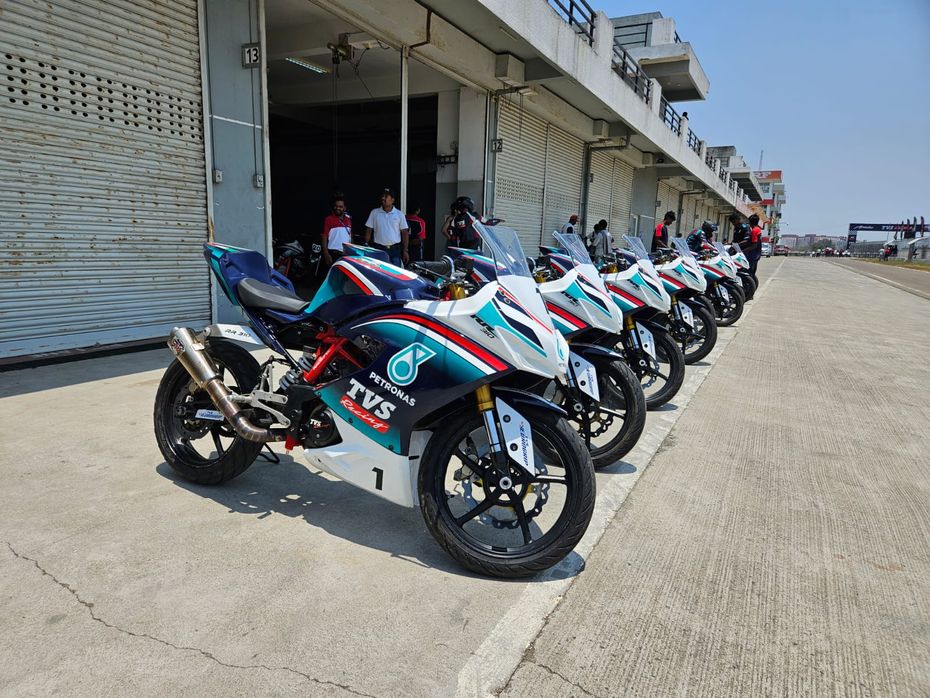 TVS Apache RR 310 OMC Bikes At The Pits