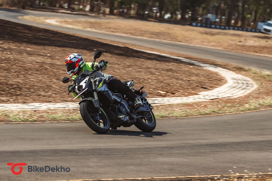 Bajaj Pulsar NS400Z Handling & Ride Quality - Review - Biggest Pulsar Yet Bajaj Pulsar NS400Z Handling & Ride Quality - Review - Biggest Pulsar Yet