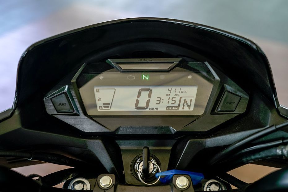 Honda SP 125 Expert Review - Digital Console