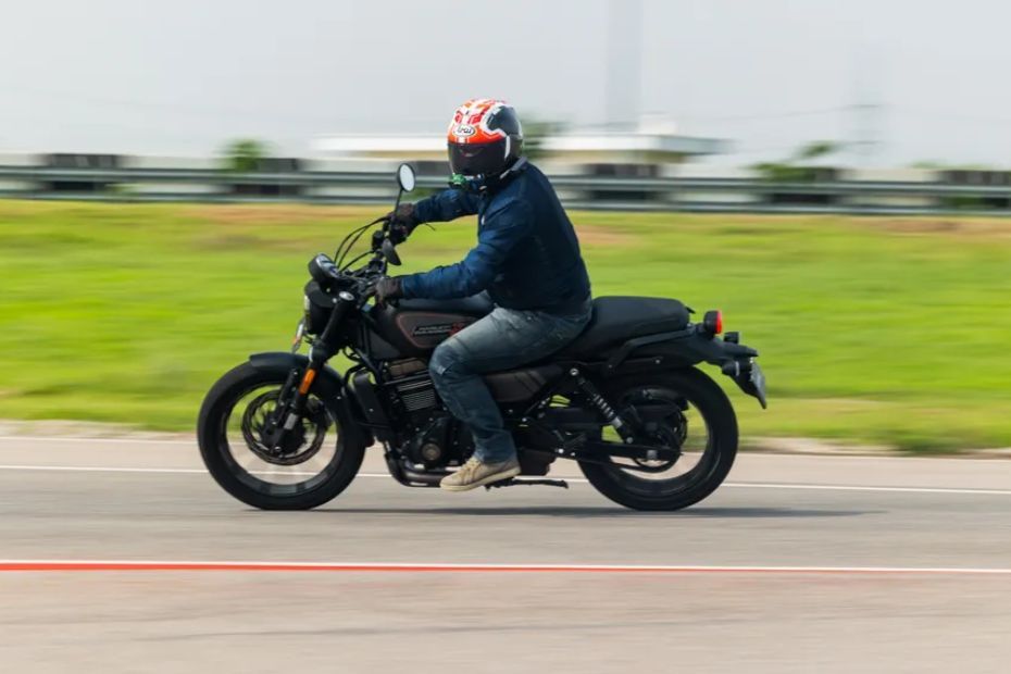 Harley-Davidson X440 Cornering