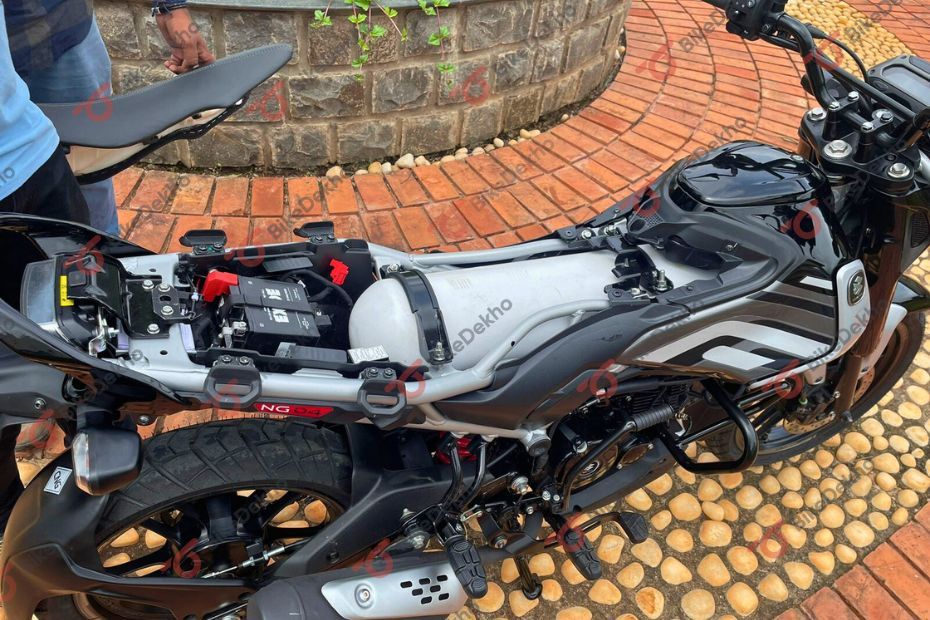 BREAKING: Bajaj Freedom 125 Launched: CNG fuel Tank