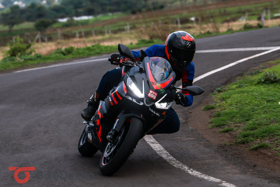 Aprilia RS 457 cornering Aprilia RS 457 cornering