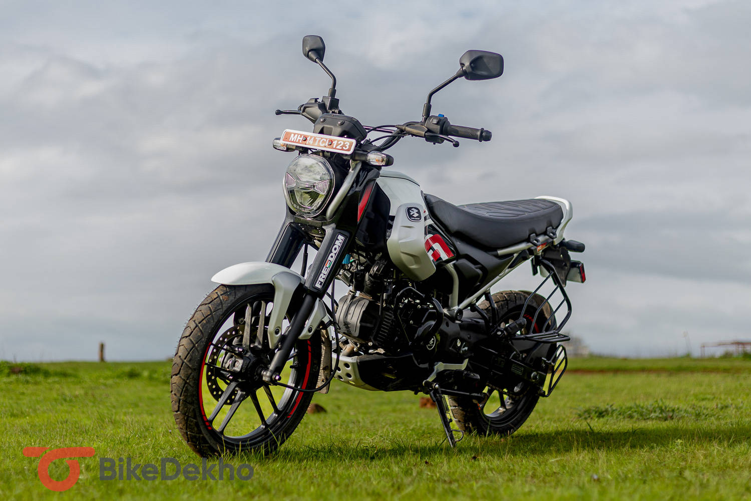 Bajaj Freedom 125 CNG Bike Review | BikeDekho