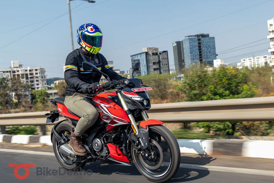 Bajaj Pulsar N250: Rs 1,51,341 (ex-showroom)