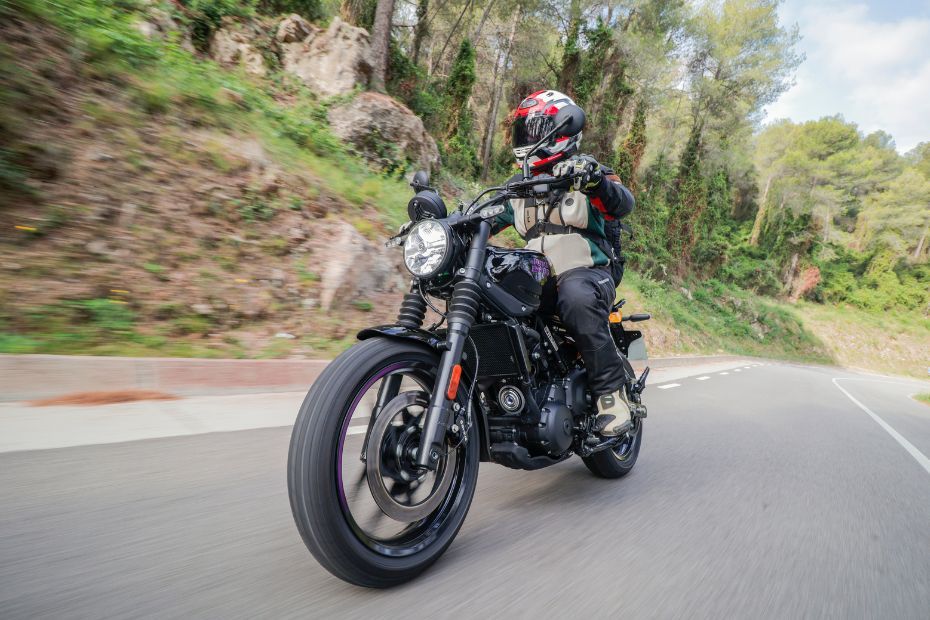 Royal Enfield Guerrilla 450 Mileage And Range Royal Enfield Guerrilla 450 Mileage And Range