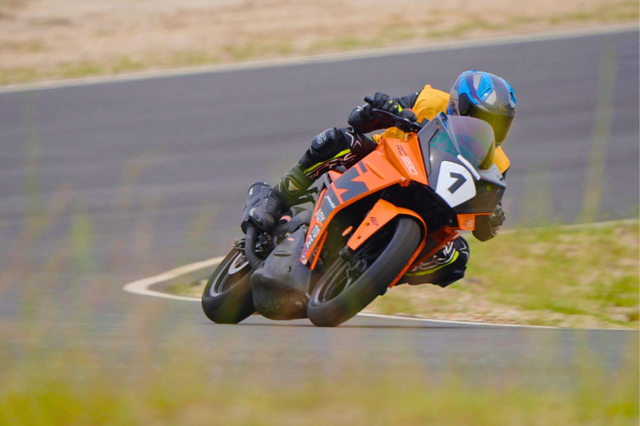 Reise Tracerad Steel Radial Tyres Tested on a Racetrack Reise Tracerad Steel Radial Tyres Tested on a Racetrack