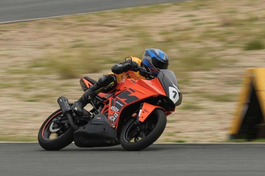 Reise Tracerad Steel Radial Tyres Tested on a Racetrack Reise Tracerad Steel Radial Tyres Tested on a Racetrack