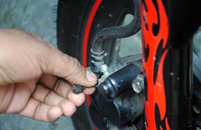 bike brake fluid change