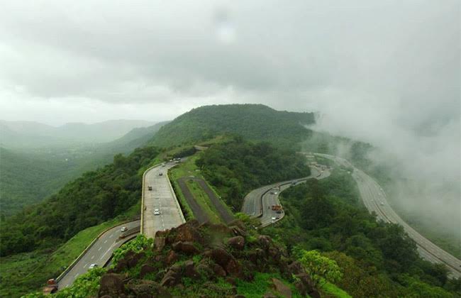 Mumbai Pune Expressway
