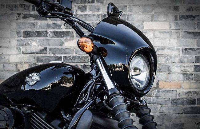 street 750 fuel capacity