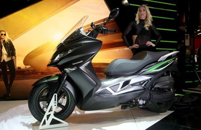 Kawasaki J125 Scooter Makes World Debut at 2015 EICMA