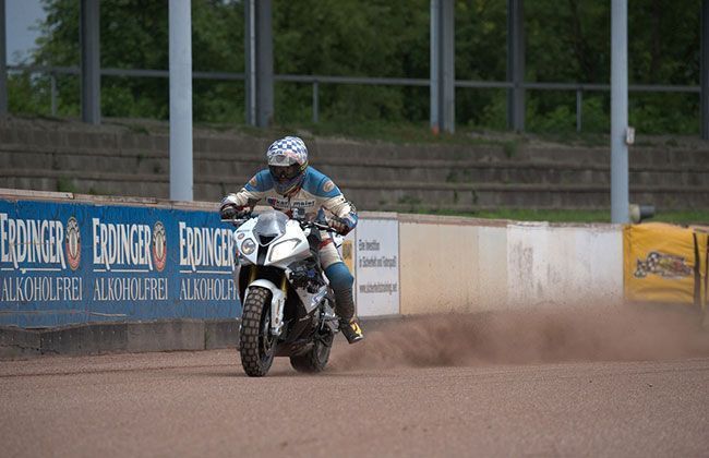 Drift battle: Car versus Motorcycle