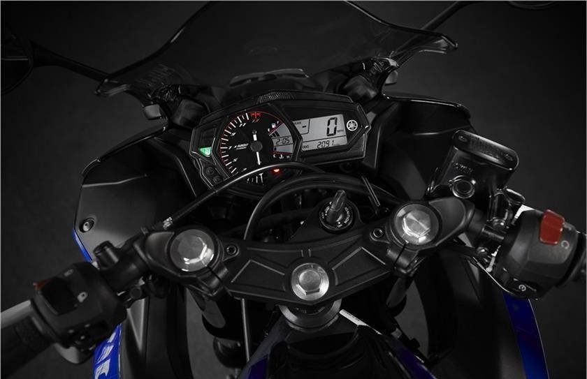 Yamaha Launches 2018 YZF-R3 At Auto Expo 2018