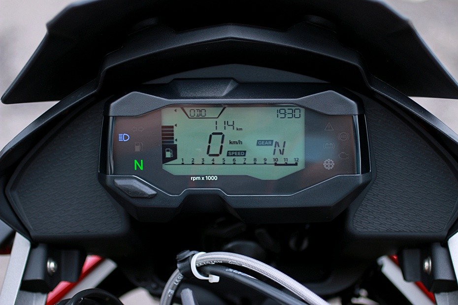BMW G310 R and G 310 GS Road Test Review