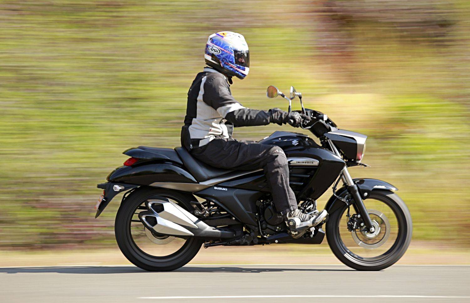 Suzuki Motorcycle India launches new Intruder 150 at Rs 98,340