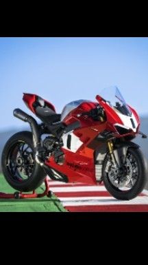 The 2023 Ducati Panigale V4 R Is Here! 