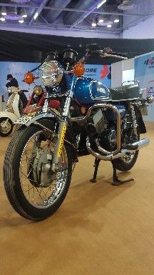 Auto Expo 2023: Check Out This Vintage Yamaha RD350 In 7 Images