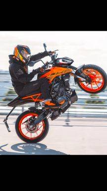 In 7 Images: KTM 200 Duke Same Price Other Options 